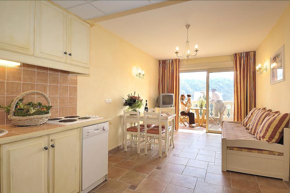 Appart Hotel Lou Castelet Карро Экстерьер фото